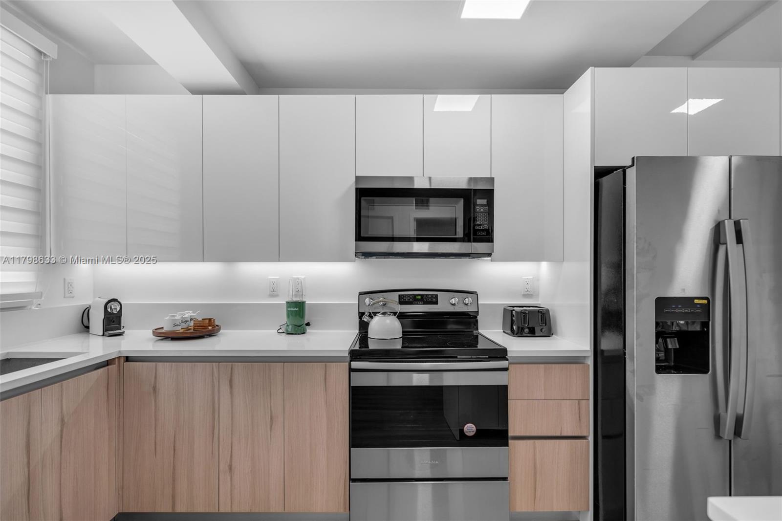 LAWRENCE ESTATE LAND CO - Residential Lease