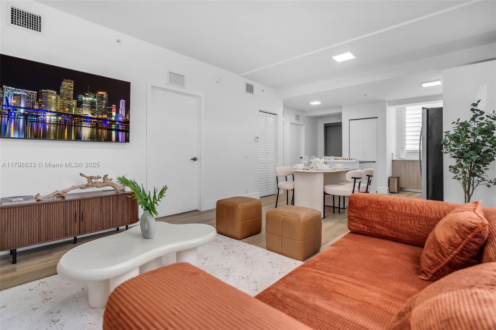LAWRENCE ESTATE LAND CO - Residential Lease