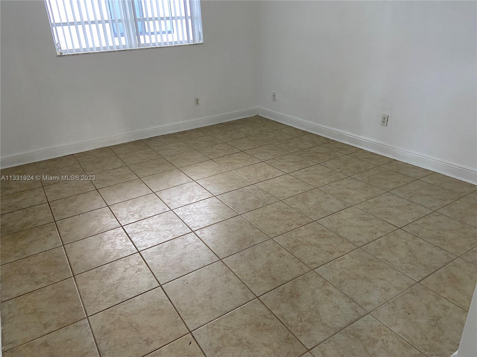 CORAL GABLES SEC E - Residential Lease
