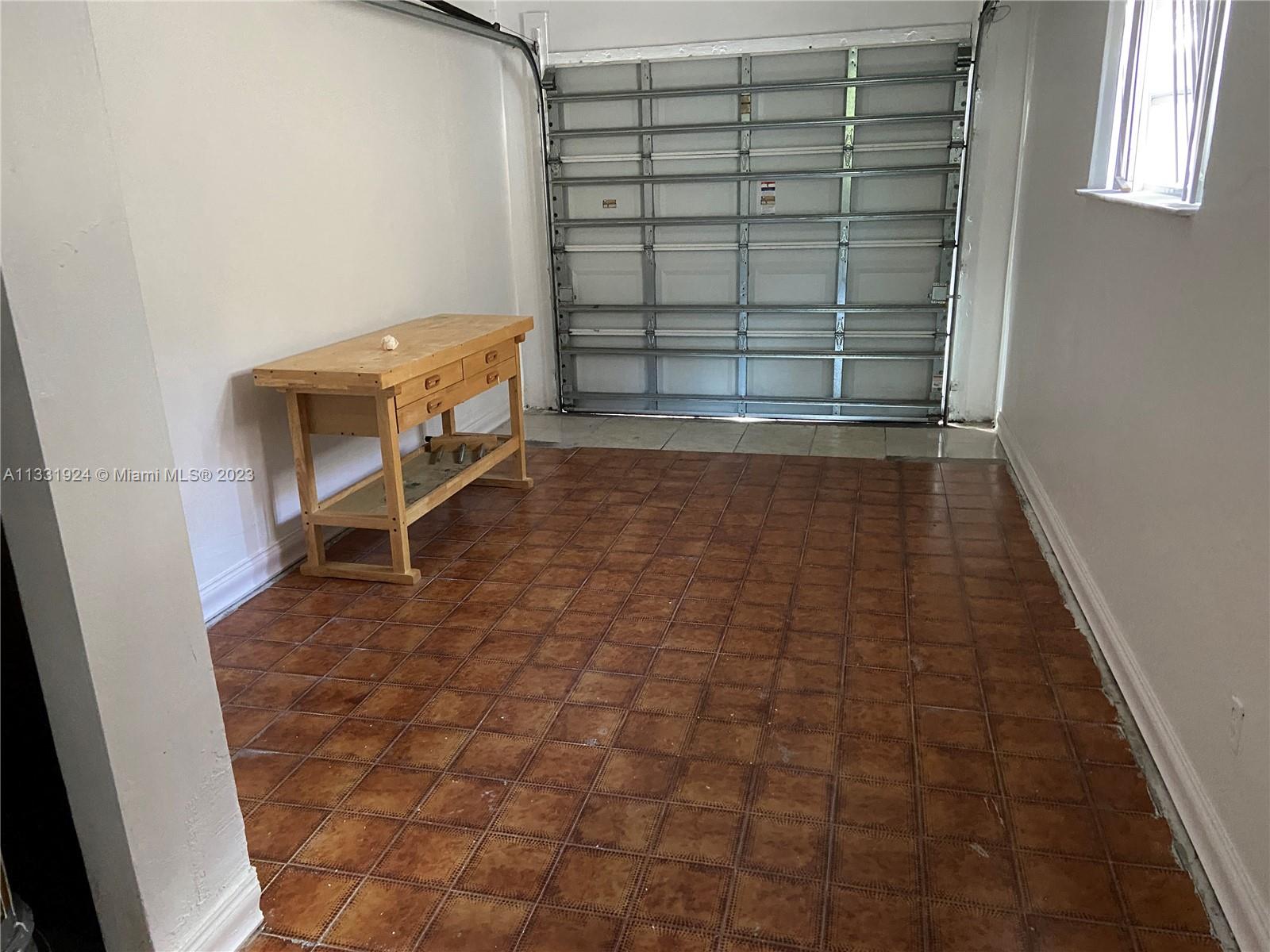 CORAL GABLES SEC E - Residential Lease