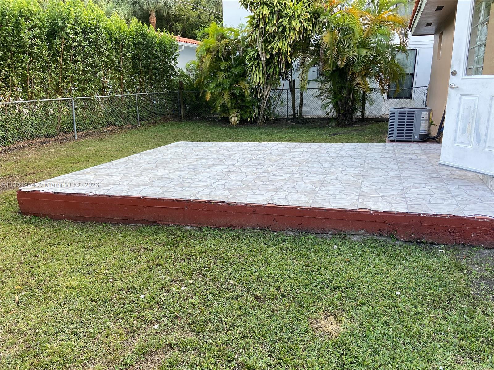 CORAL GABLES SEC E - Residential Lease
