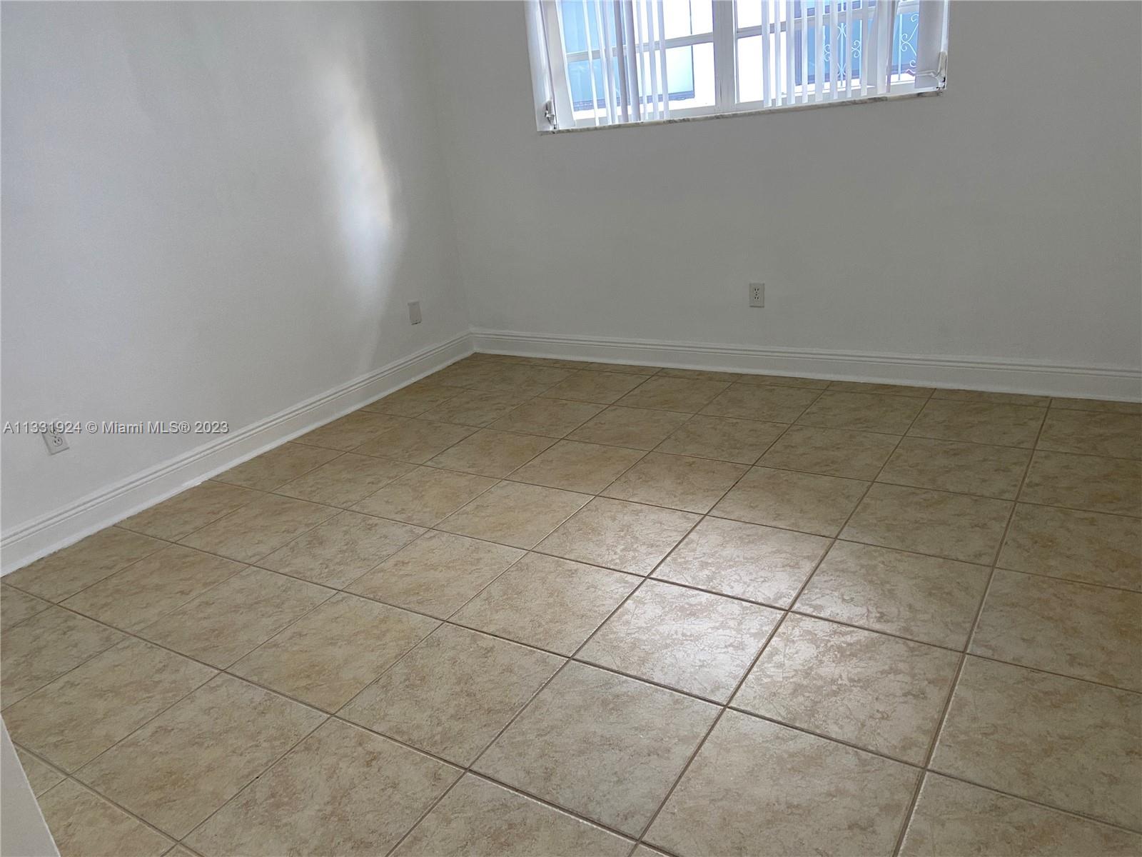 CORAL GABLES SEC E - Residential Lease