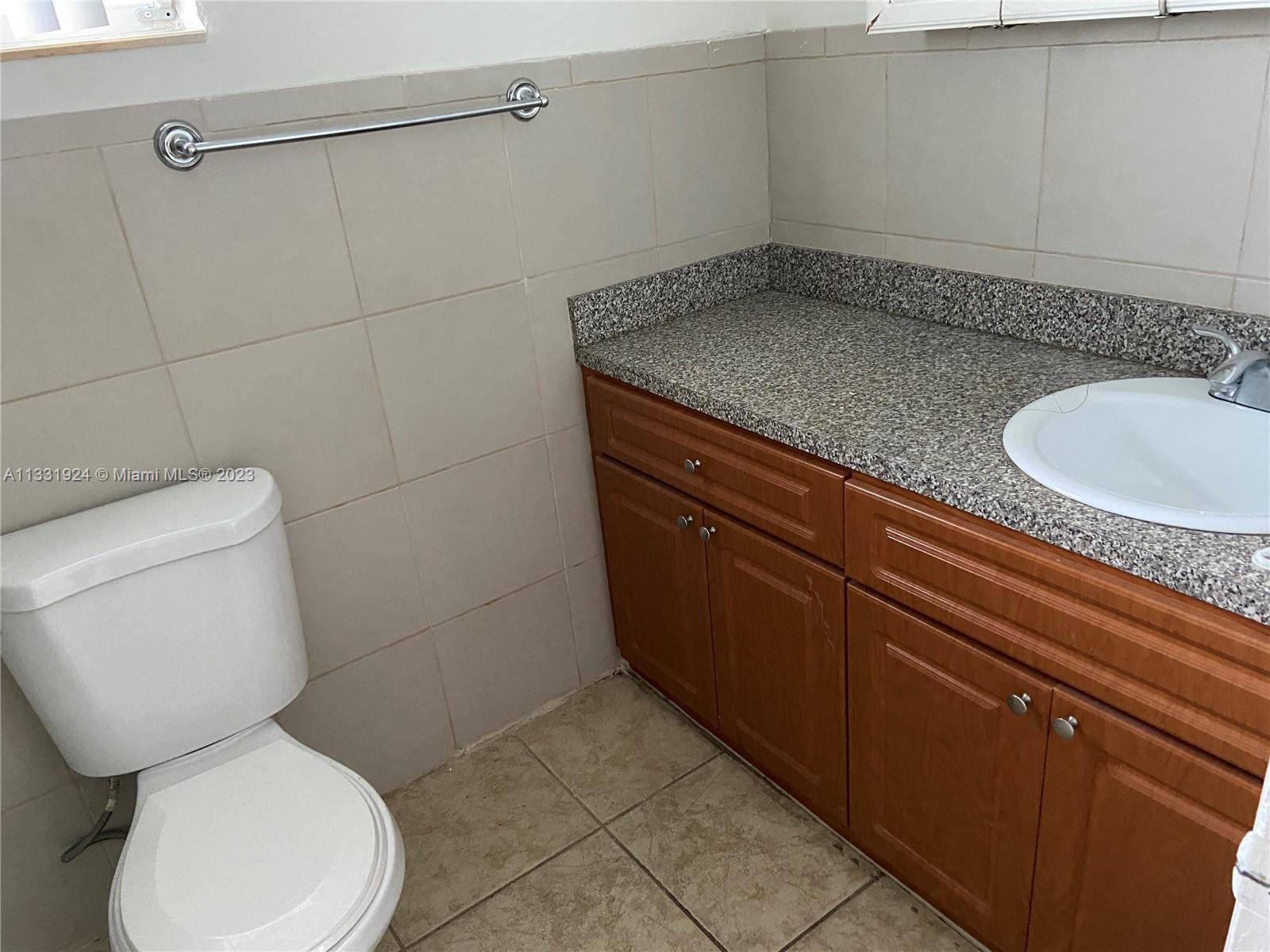 CORAL GABLES SEC E - Residential Lease