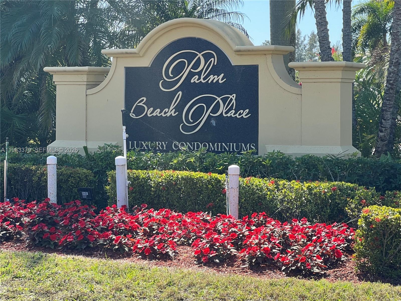 Beautiful garden view unit in a great community! This apartment features 2 bedrooms, 2 baths on a practical layout. Parking, Pool, Gated community. Excellent location!