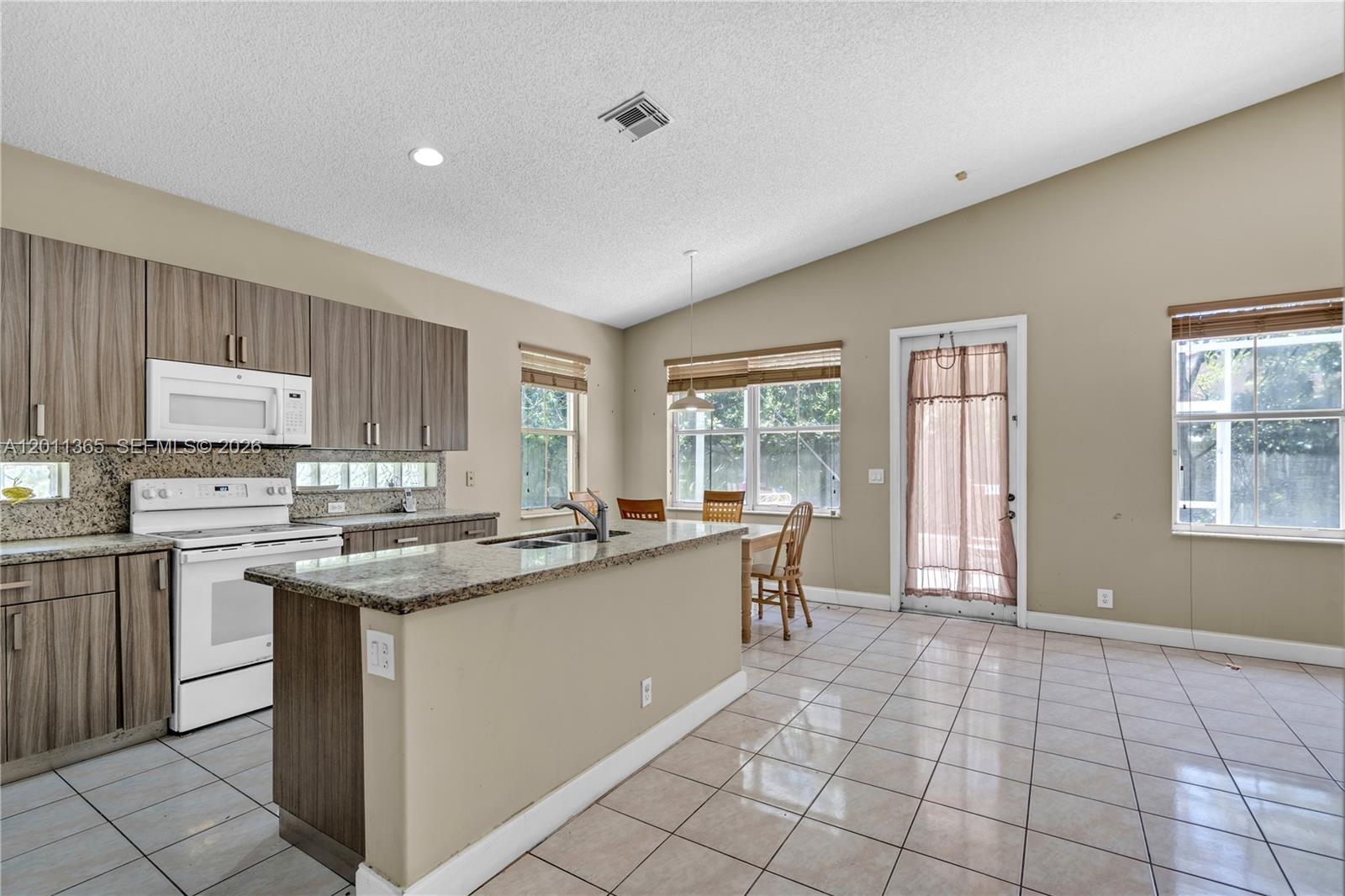 HEFTLER HOMES AT PEMBROKE - Residential