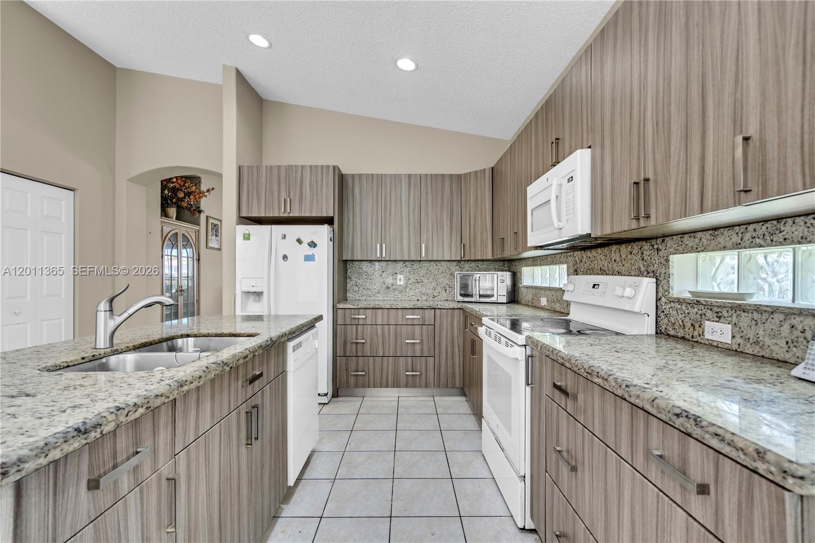 HEFTLER HOMES AT PEMBROKE - Residential