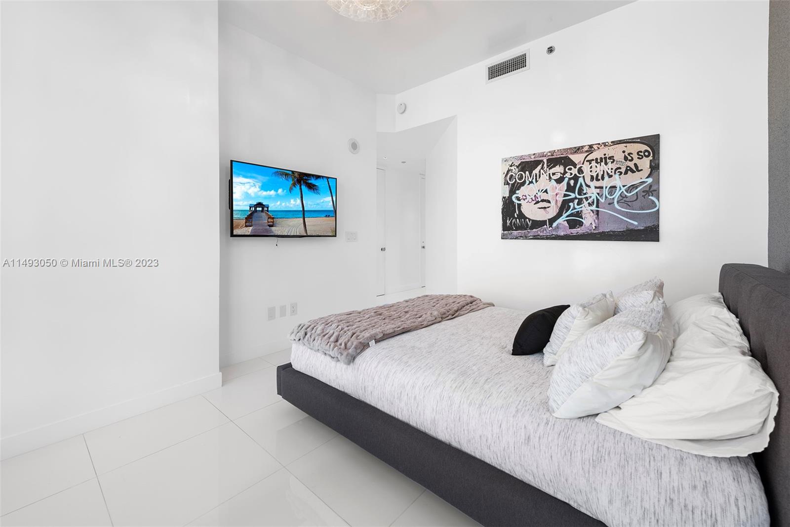 CONTINUUM ON SOUTH BEACH - Residential