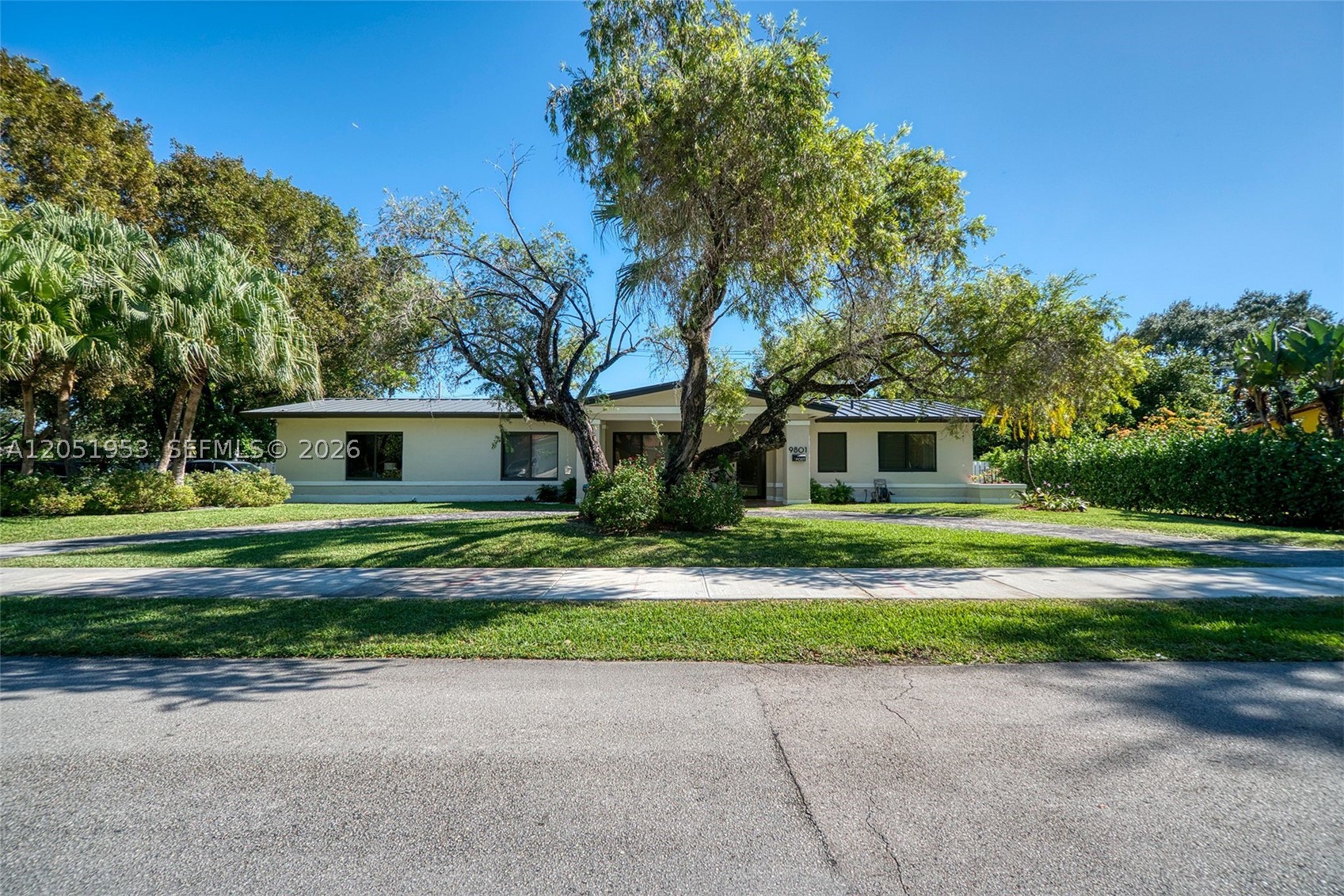 HILLMONT - Residential