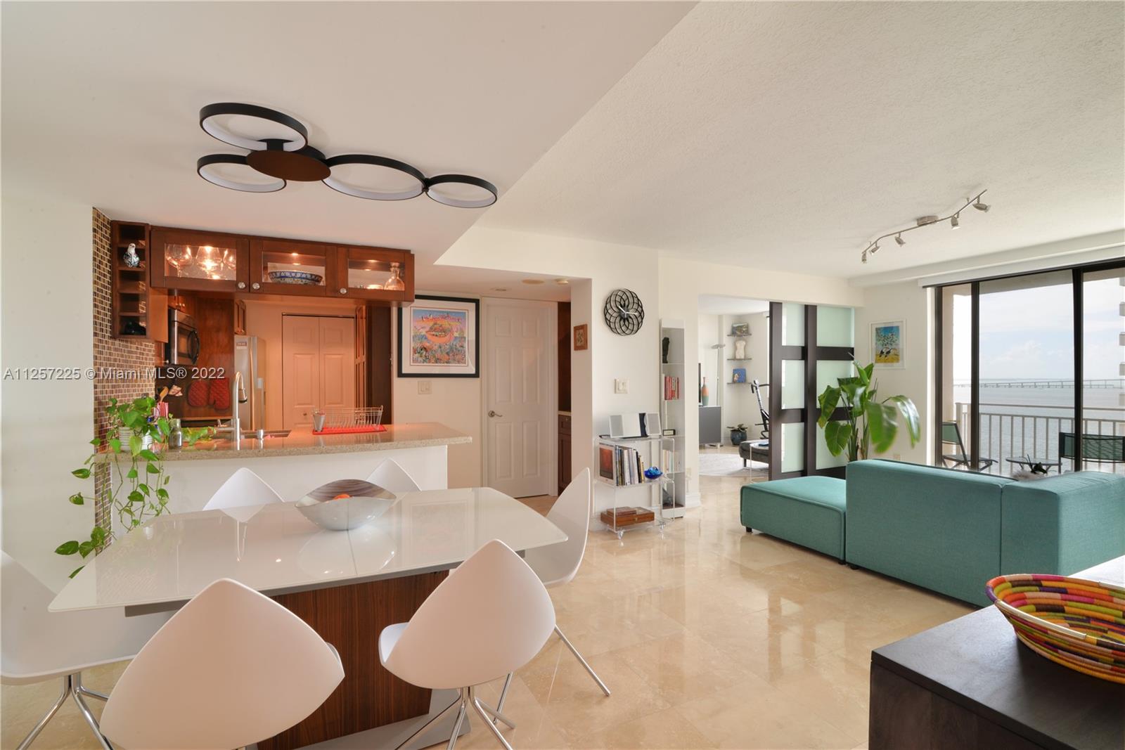 ISOLA CONDO - Residential