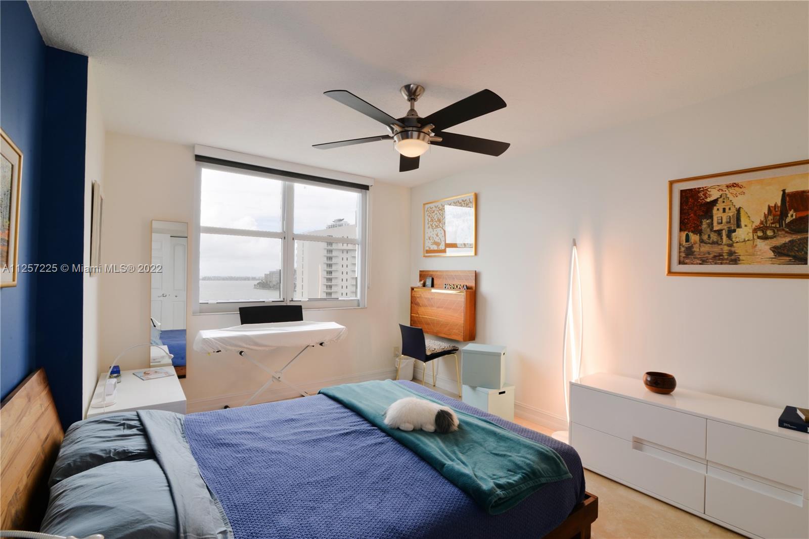 ISOLA CONDO - Residential