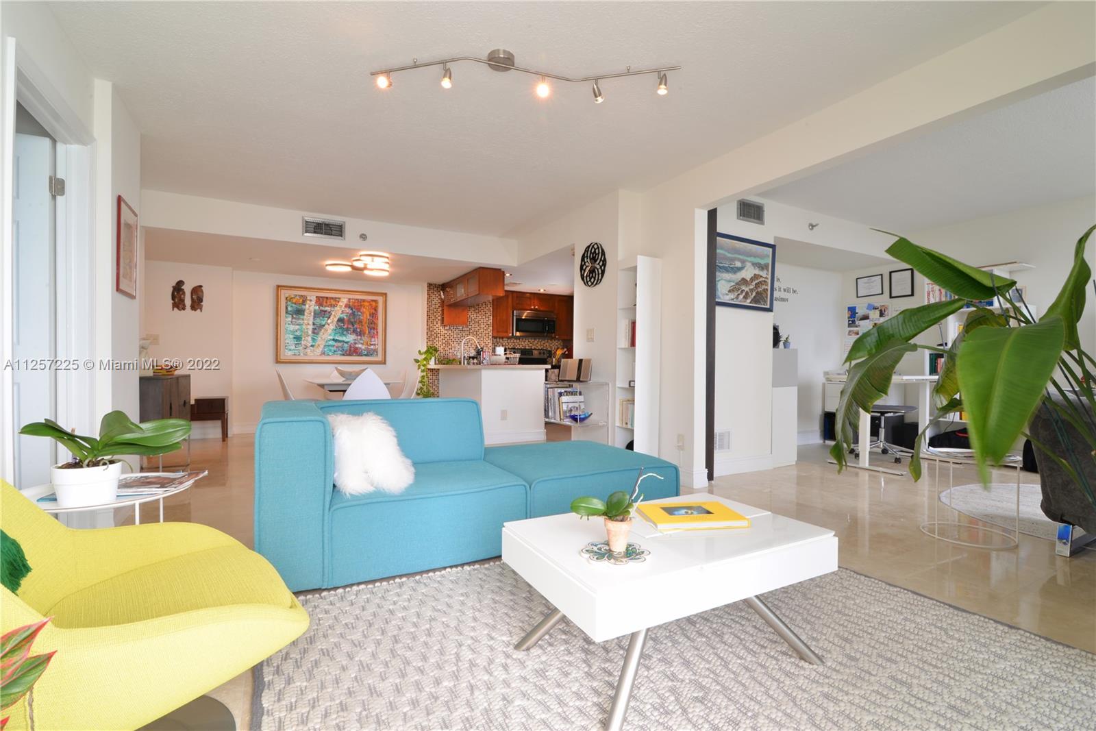 ISOLA CONDO - Residential