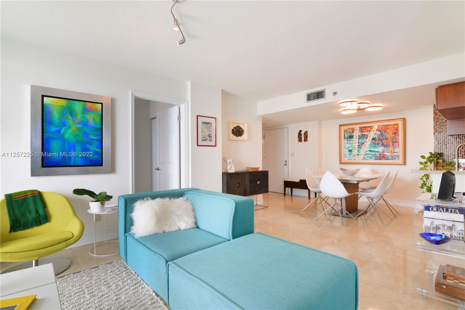 ISOLA CONDO - Residential