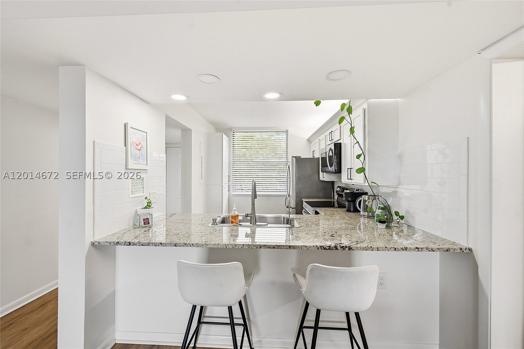 WHITEHALL CONDO OF THE LA - Residential