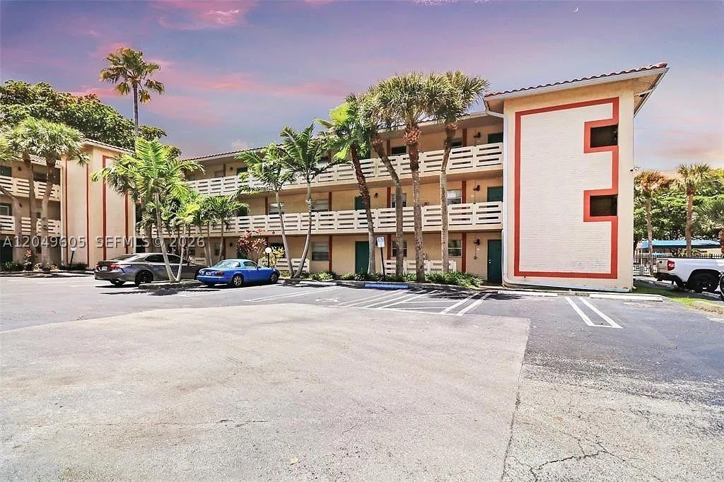 COUNTRY GARDENS CONDO - Residential Lease