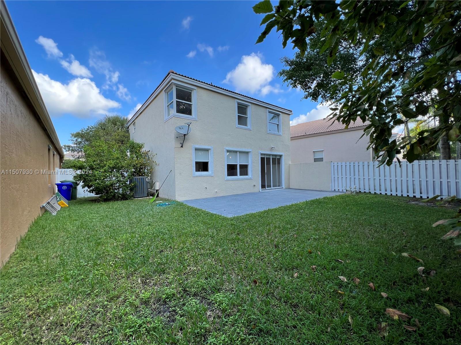TOWNGATE - Residential Lease