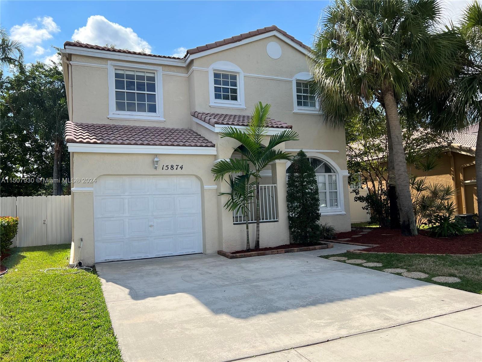 Beautiful 2-story Single Family Home FOR RENT with 3 bedrooms, 2.5 bathrooms located in the most desirable gated community of Town Gate with easy access to I-75 highway, Costco/Whole Foods half block away, restaurants, shops, parks, cinemas, Top A Rated School District. Primary bedroom has large closet, bath has dual sinks and tub. Newly renovated bath, shiny wooden-like floors with spectacular modern kitchen with stainless steel appliances. Freshly painted. Amenities include: Clubhouse, pools playground, tennis, soccer & baseball courts.