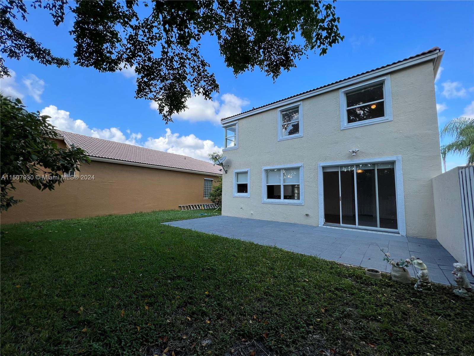TOWNGATE - Residential Lease