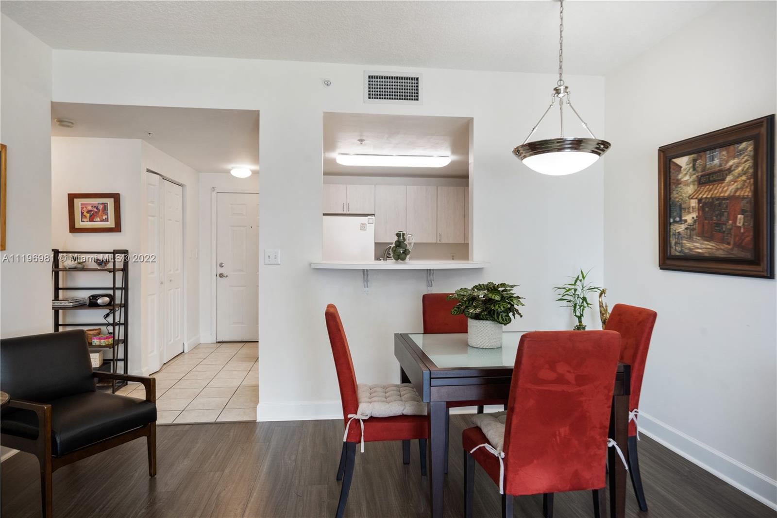 DOUGLAS GRAND CONDO - Residential