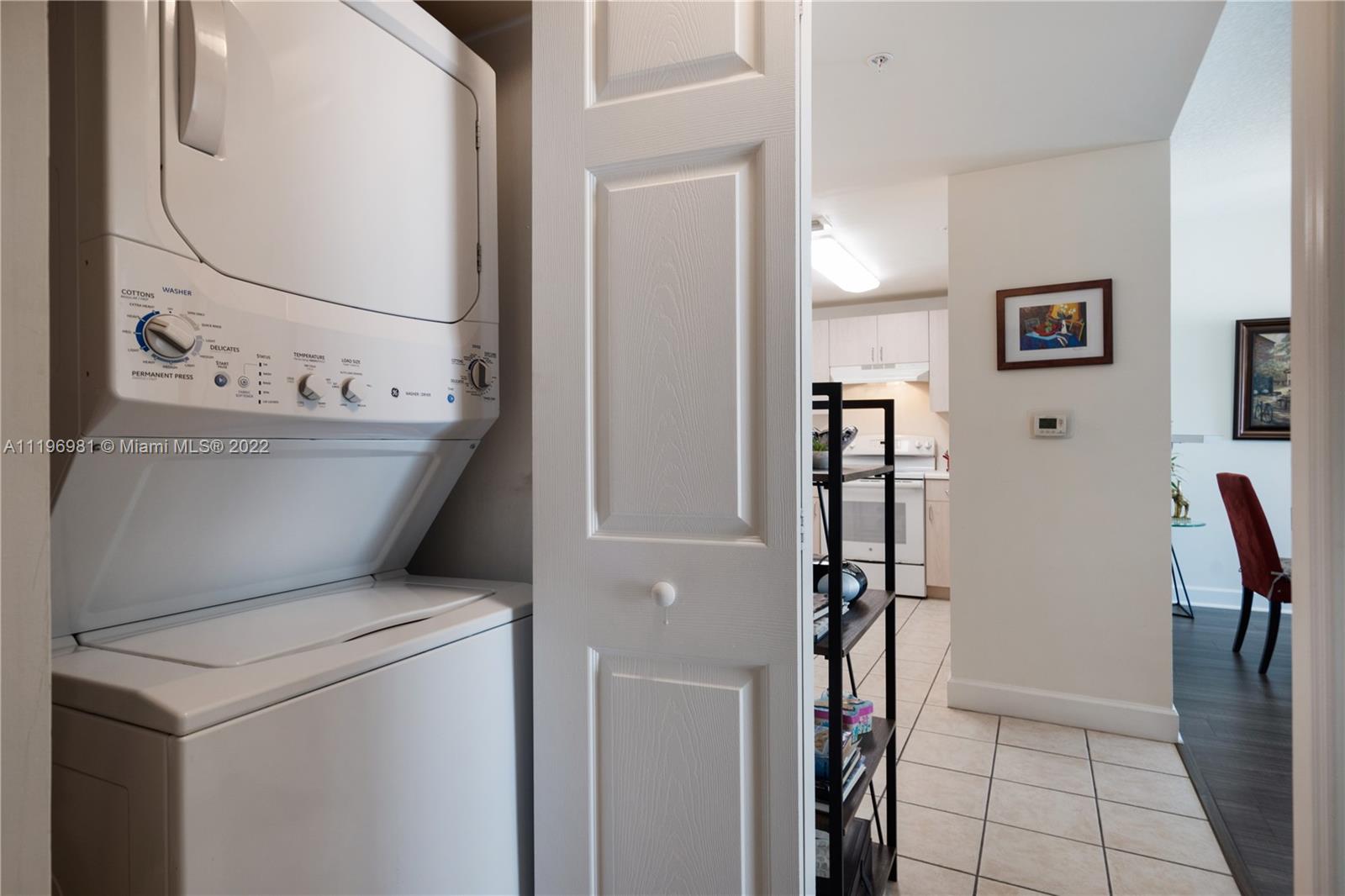 DOUGLAS GRAND CONDO - Residential