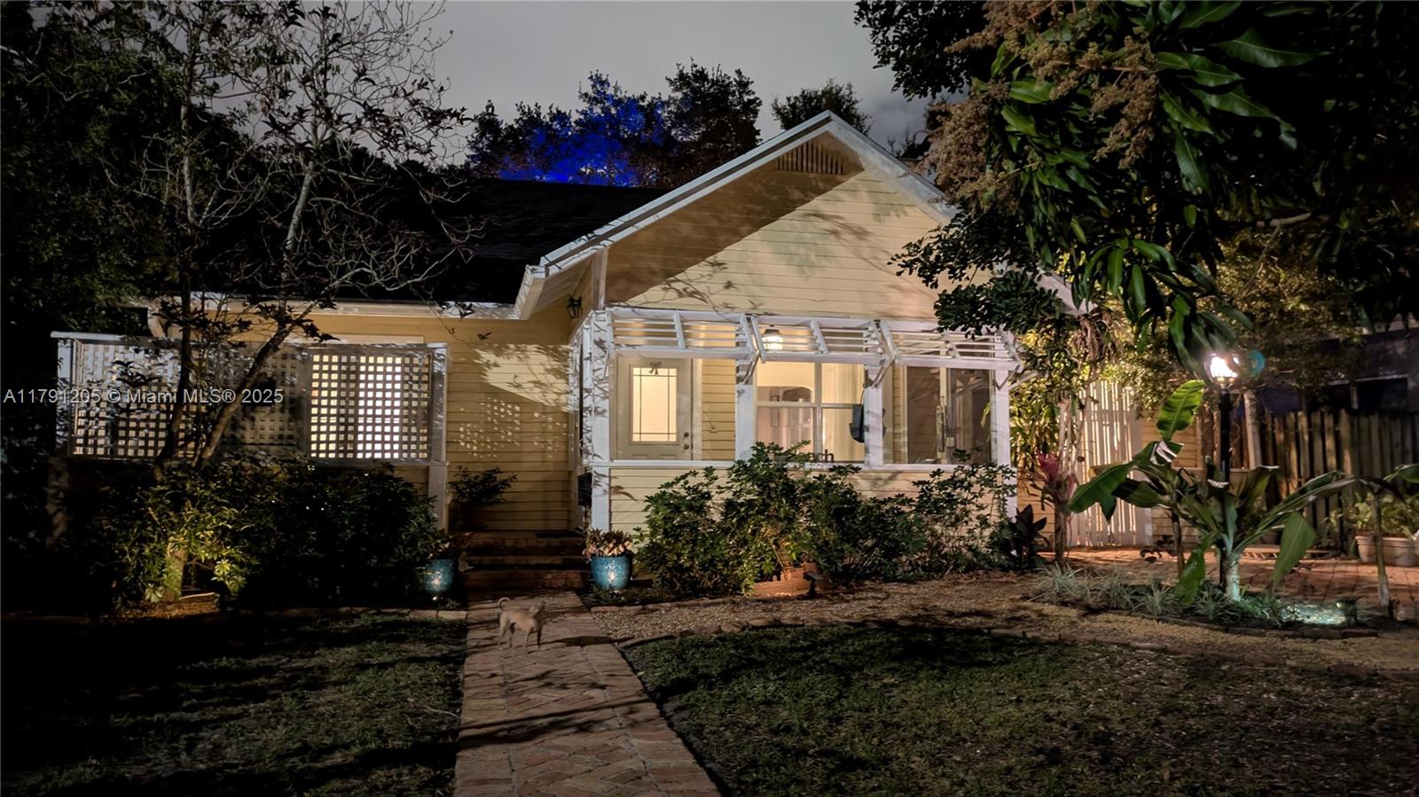 RIVERSIDE ADD AMEN PLAT - Residential