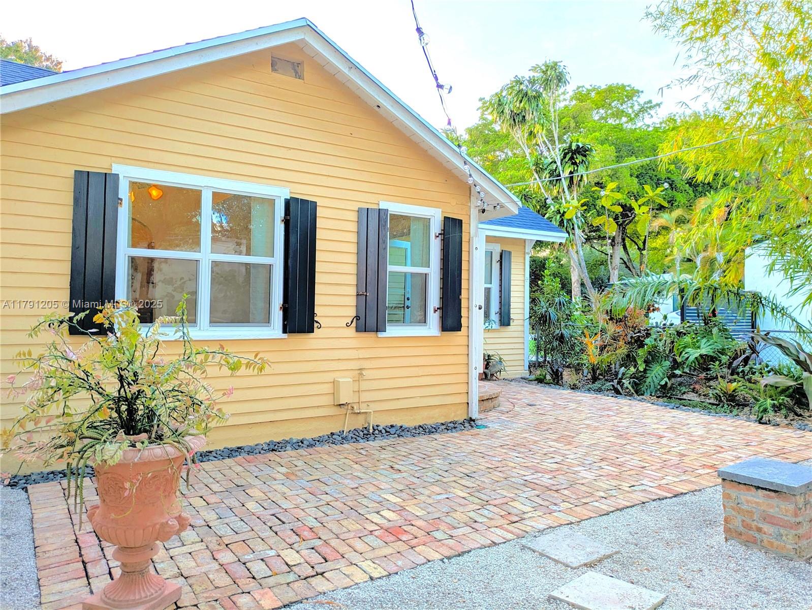 RIVERSIDE ADD AMEN PLAT - Residential