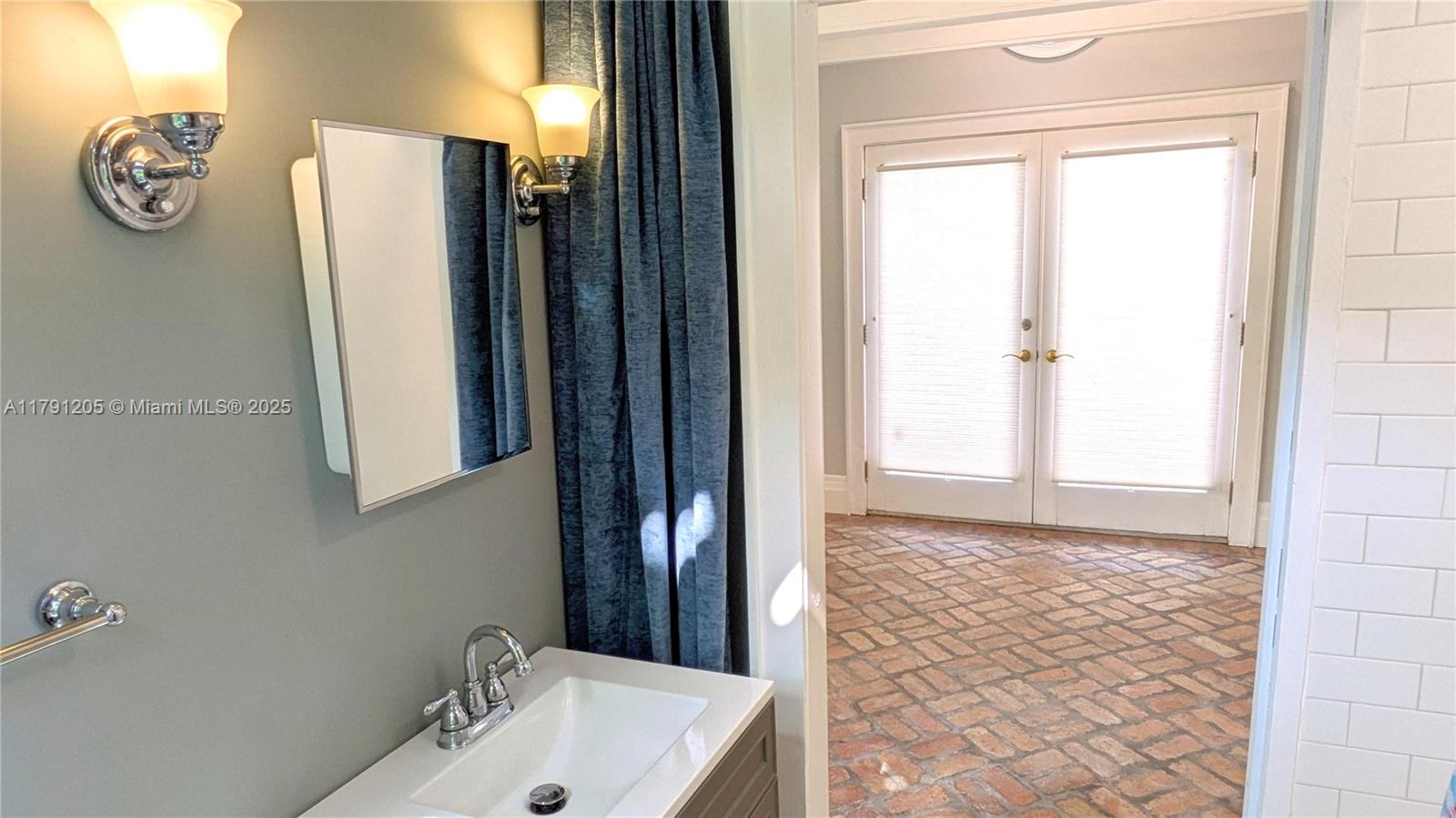 RIVERSIDE ADD AMEN PLAT - Residential