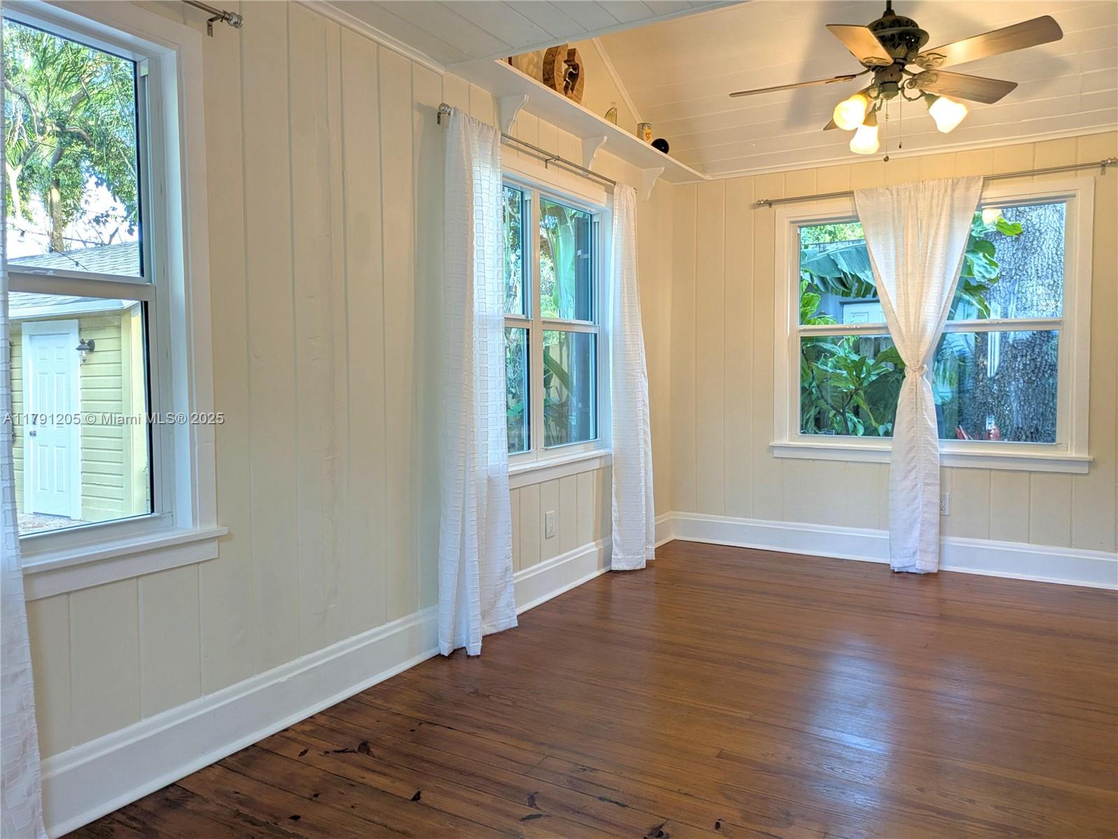 RIVERSIDE ADD AMEN PLAT - Residential