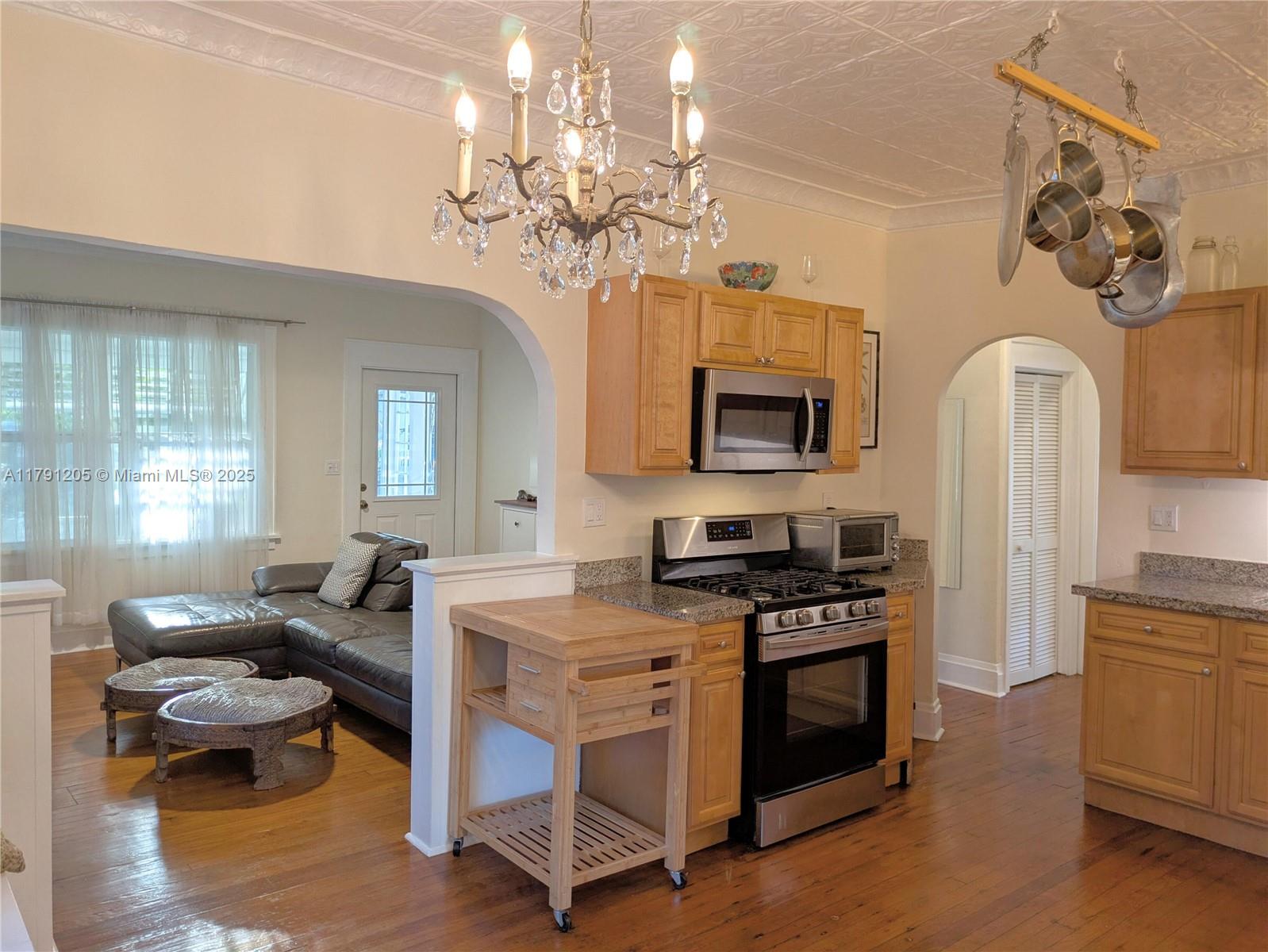 RIVERSIDE ADD AMEN PLAT - Residential