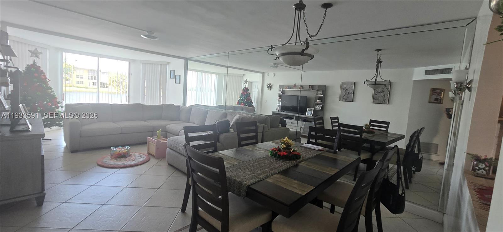 FIRST FORUM CONDO - Residential