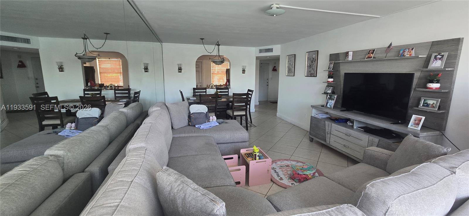 FIRST FORUM CONDO - Residential