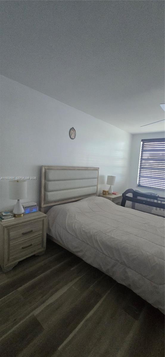 FIRST FORUM CONDO - Residential