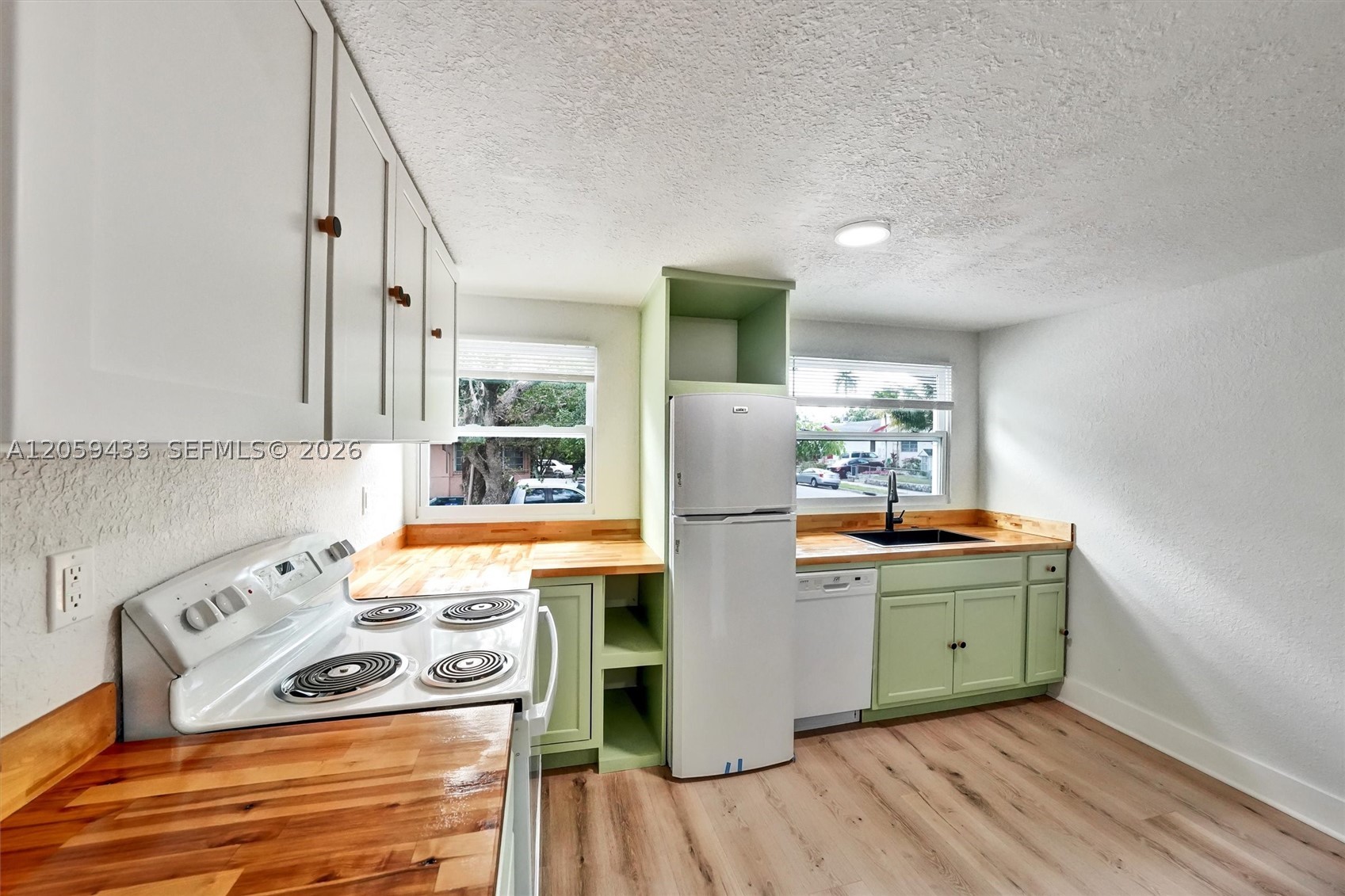 LAWRENCE ESTATES LAND COS - Residential Income