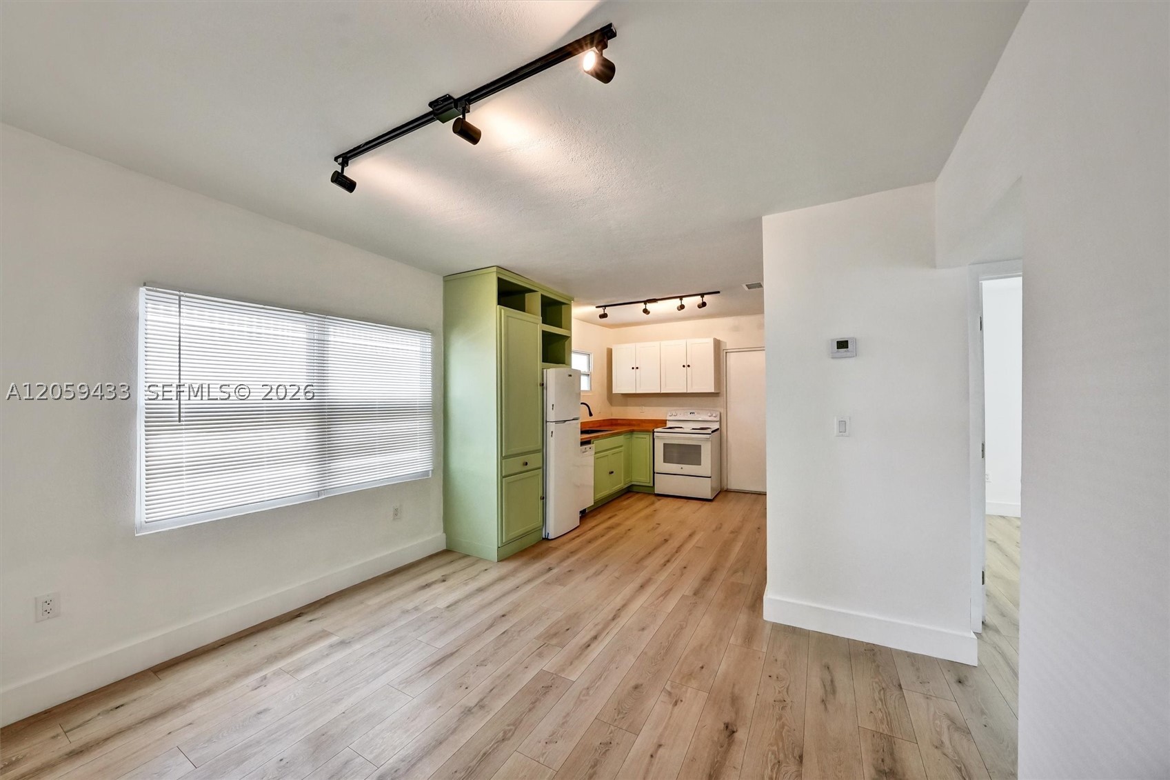 LAWRENCE ESTATES LAND COS - Residential Income