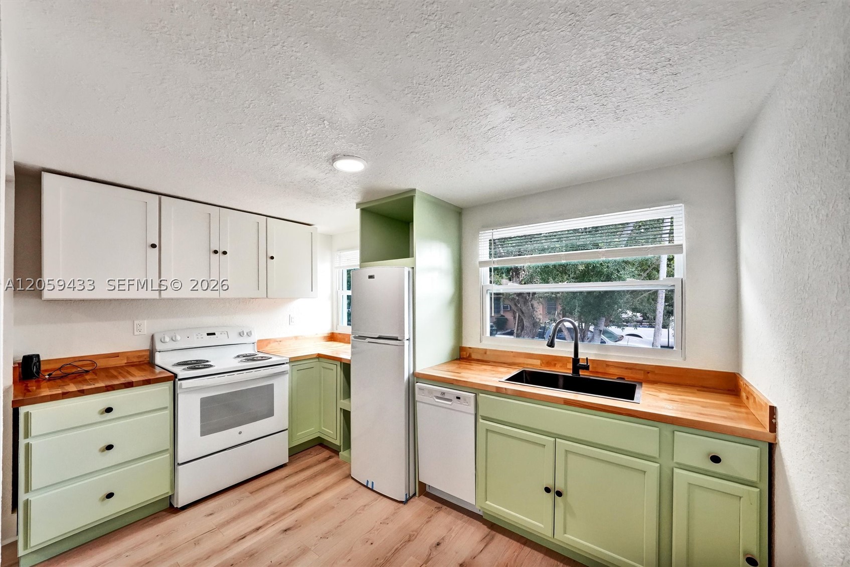 LAWRENCE ESTATES LAND COS - Residential Income