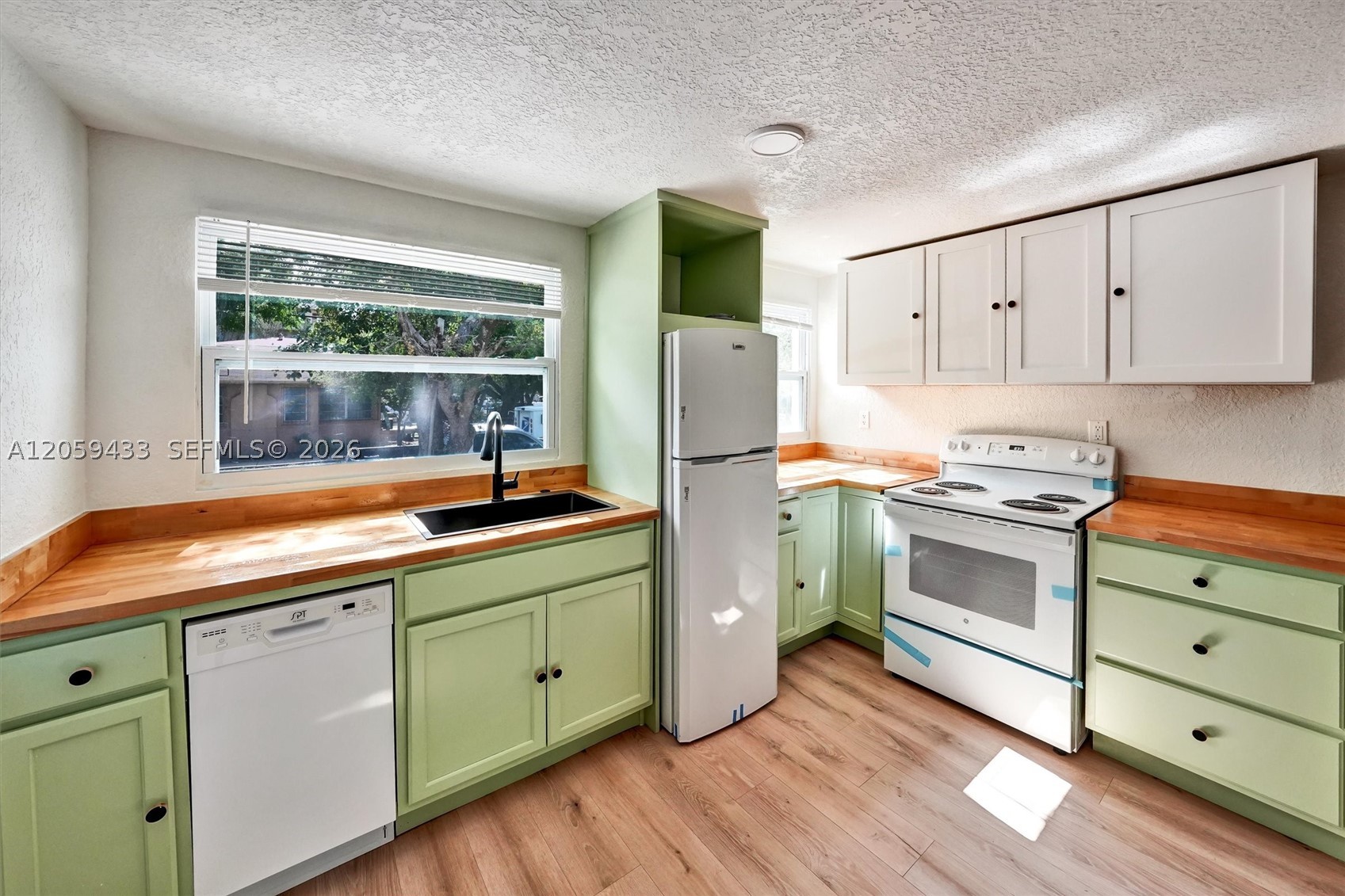 LAWRENCE ESTATES LAND COS - Residential Income
