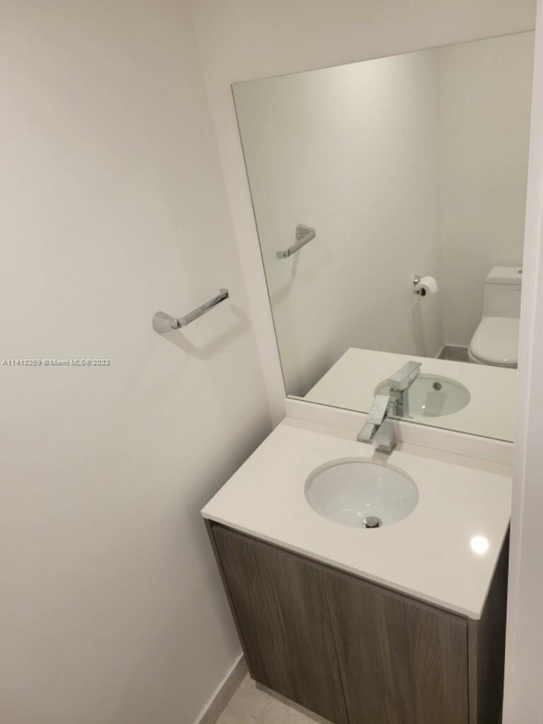 ARIA ON THE BAY CONDO - Residential Lease