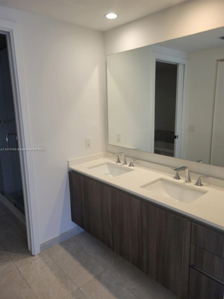 ARIA ON THE BAY CONDO - Residential Lease
