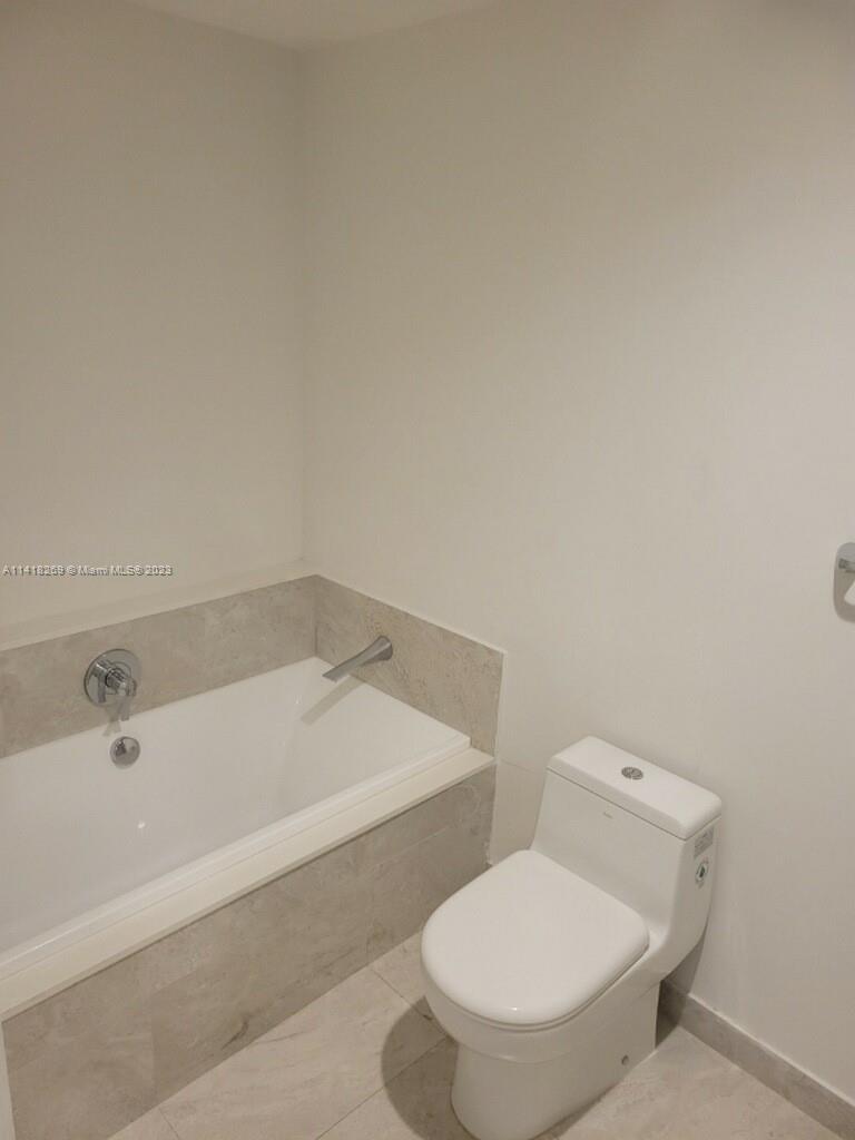 ARIA ON THE BAY CONDO - Residential Lease