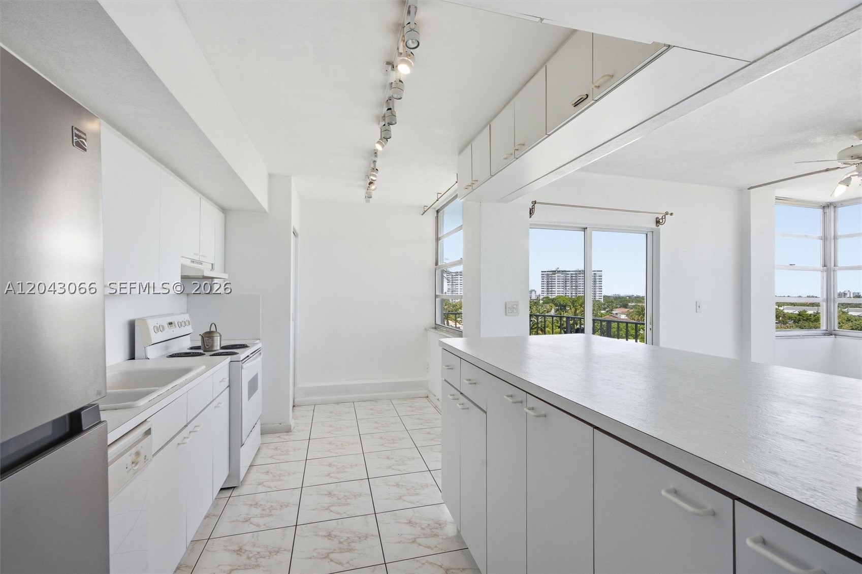 MAJORCA TOWERS CONDO - Residential