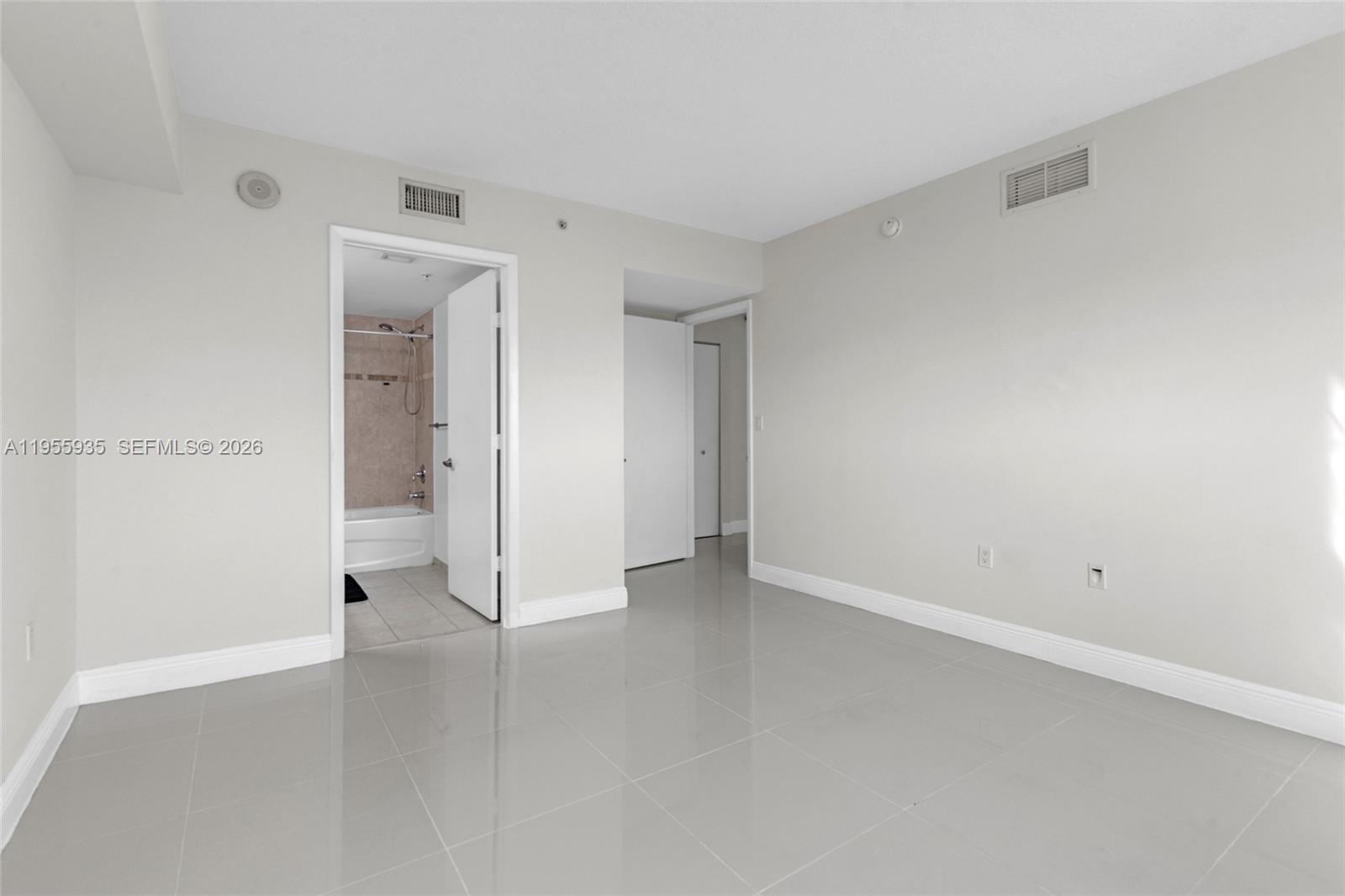 TERRAZAS RIVERPARK VILLAG - Residential