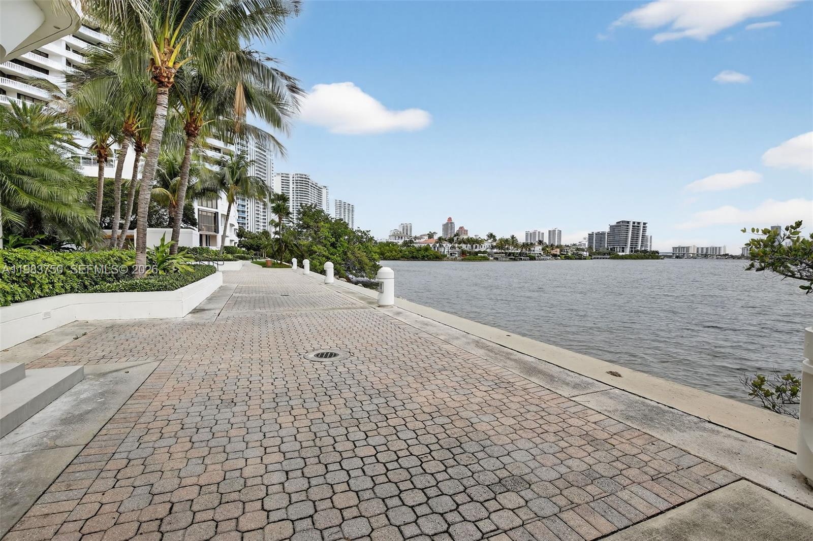 2800 ISL BLVD WILLIAMS IS - Residential