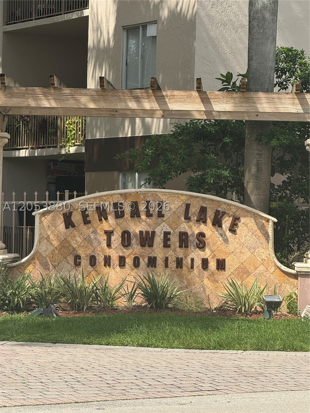 Spacious 3 Bedroom 2 Baths Condo located in the heart of West Kendall with Washer and Dryer inside the Unit.
This bright and confortable unit features a brand new refrigerator and Stove, offering a fresh start for its new occupants. The unit provides a functional layout with generous living space. Enjoy the community ammenities, including a swimming pool and Playfround. Conveniently located near shopping centers, schools, parks, and major highways. Ready for innediate occupancy.


Please note: This unit is located on the third floor in a building without an elevator
