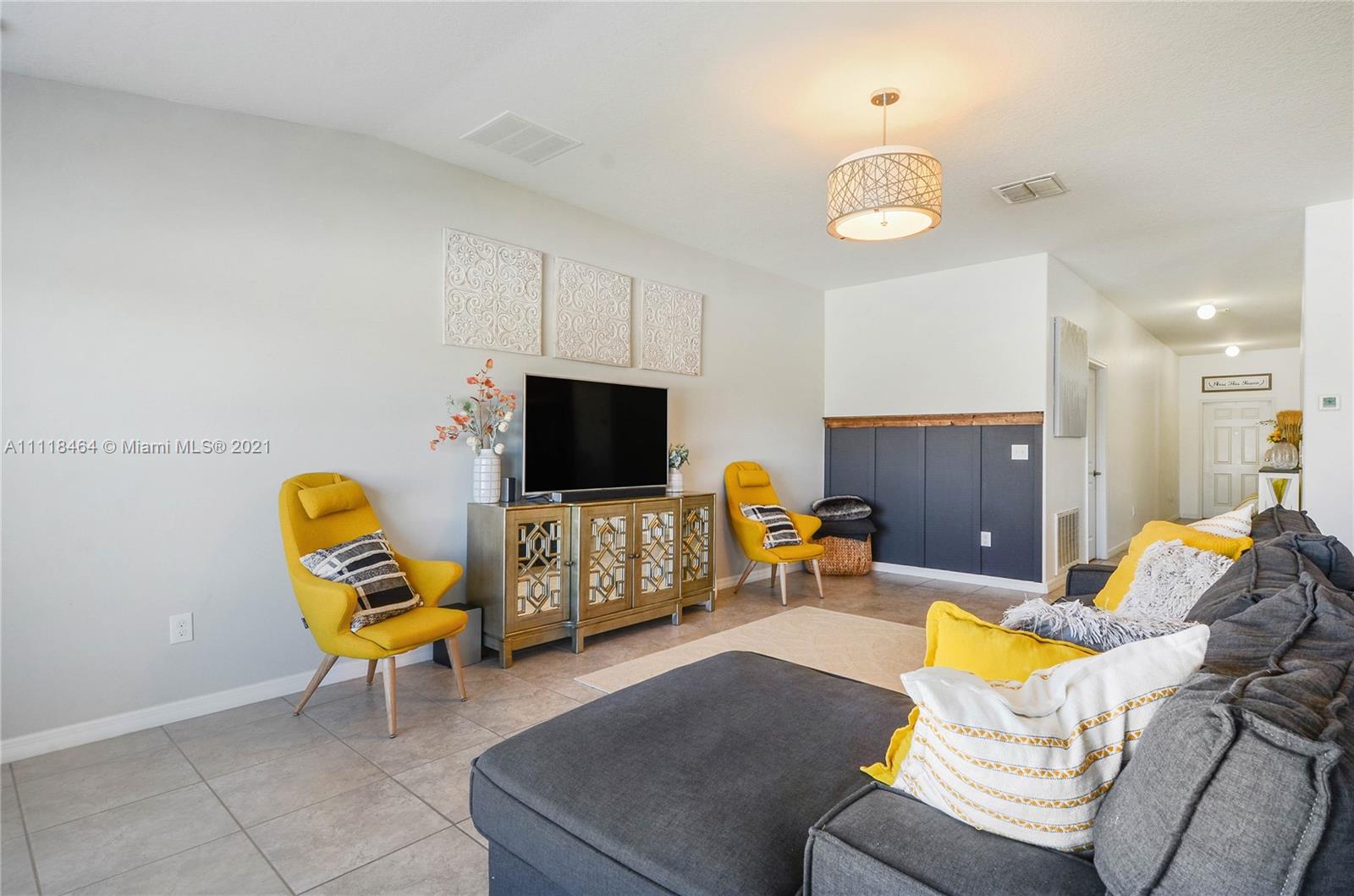 CARLTON LAKES WEST PHASE 1 - Residential