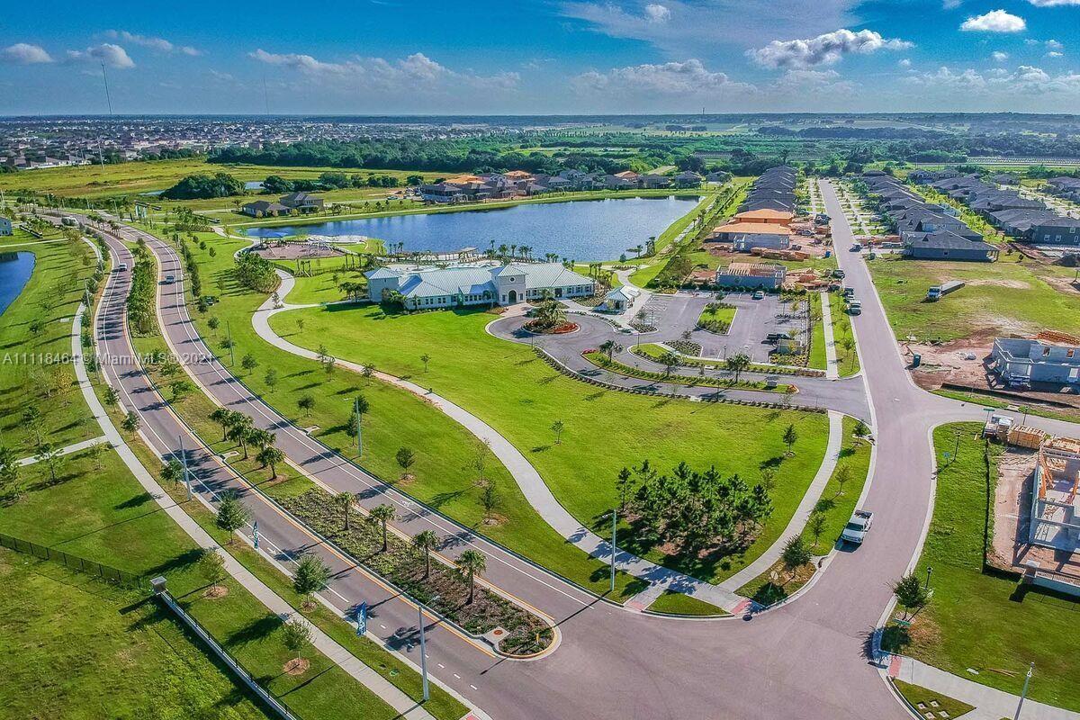 CARLTON LAKES WEST PHASE 1 - Residential