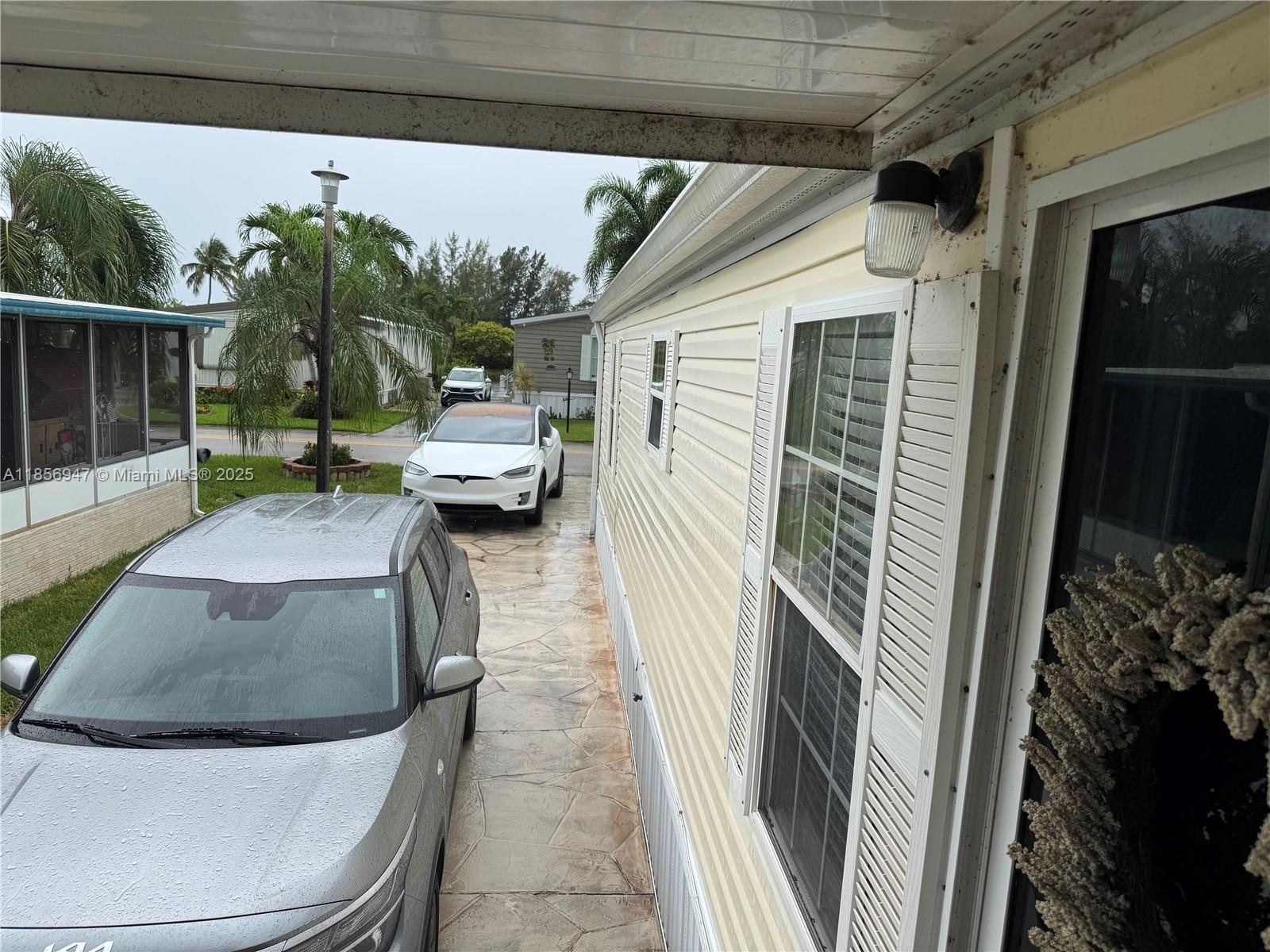 RAVENSWOOD ESTATES & MARI - Residential
