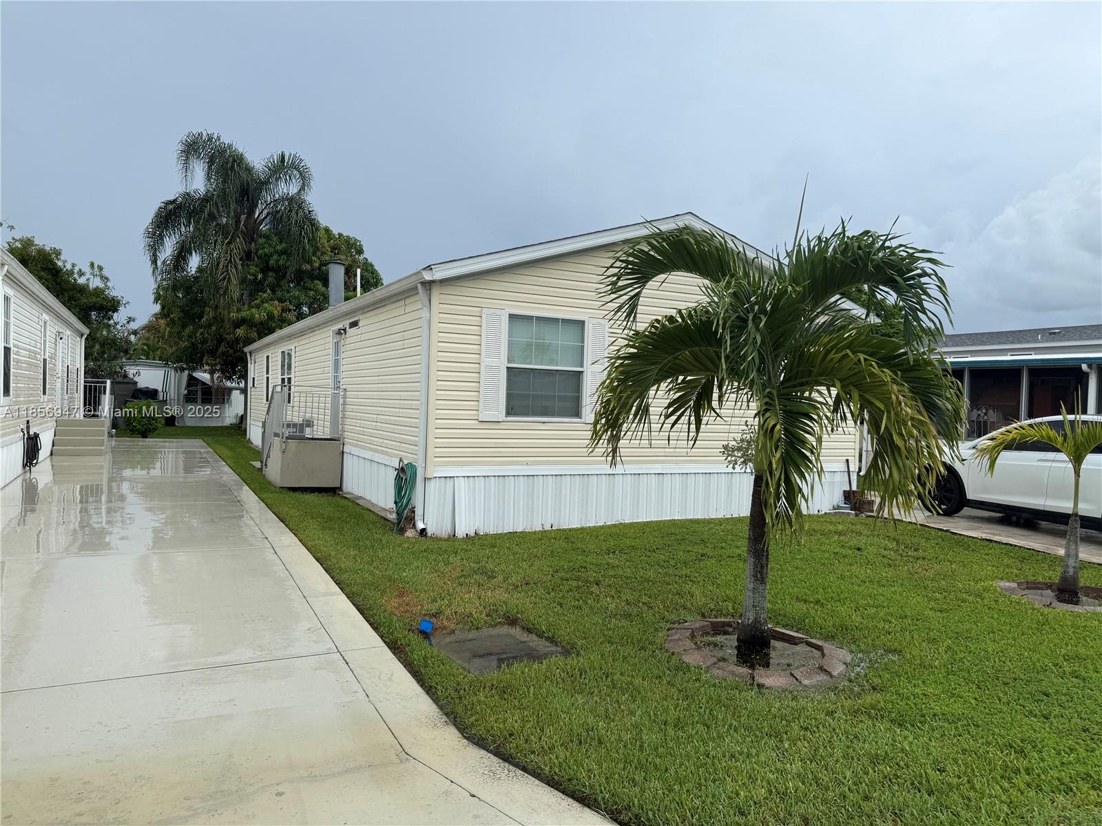 RAVENSWOOD ESTATES & MARI - Residential