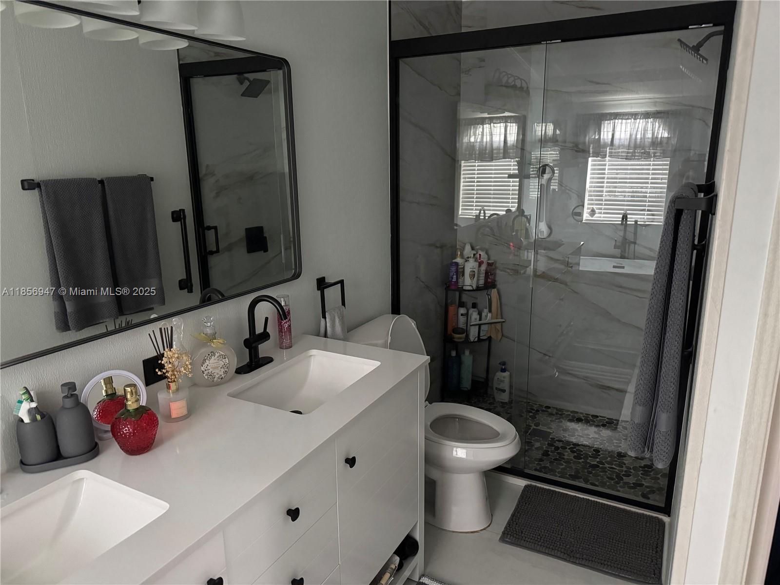 RAVENSWOOD ESTATES & MARI - Residential