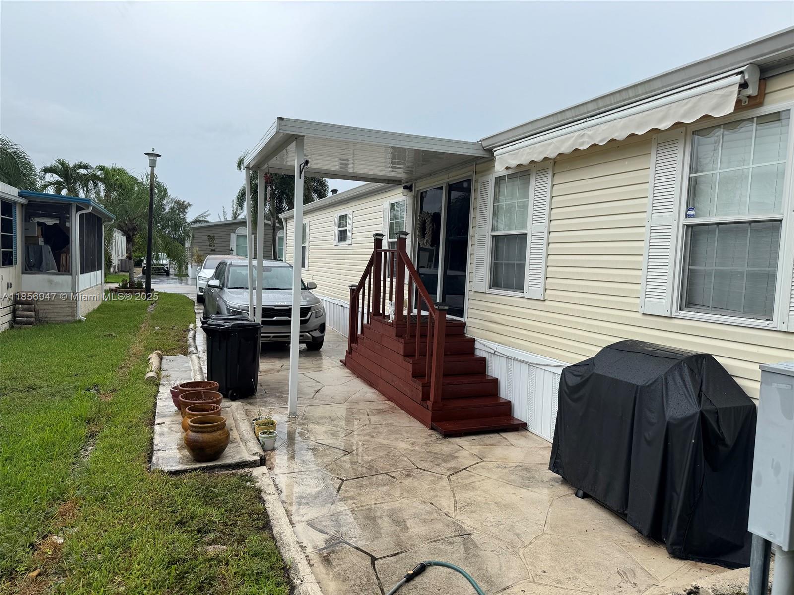 RAVENSWOOD ESTATES & MARI - Residential