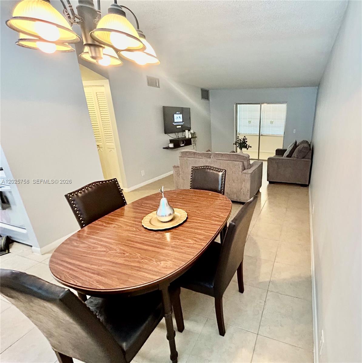 VILLAGE ROYALE CONDO 4 - Residential