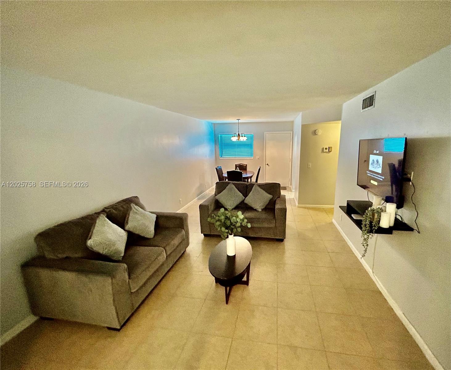 VILLAGE ROYALE CONDO 4 - Residential